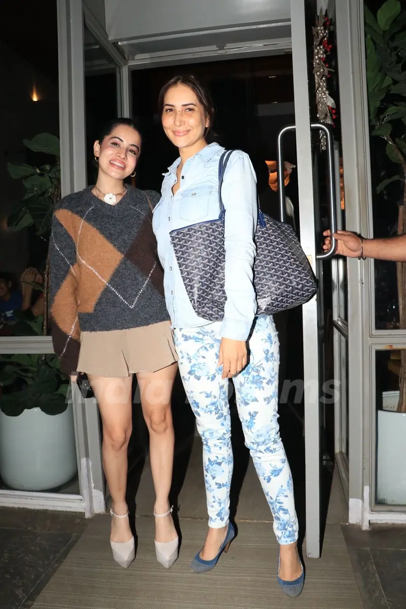 Kim Sharma and Uorfi Javed snapped in the city