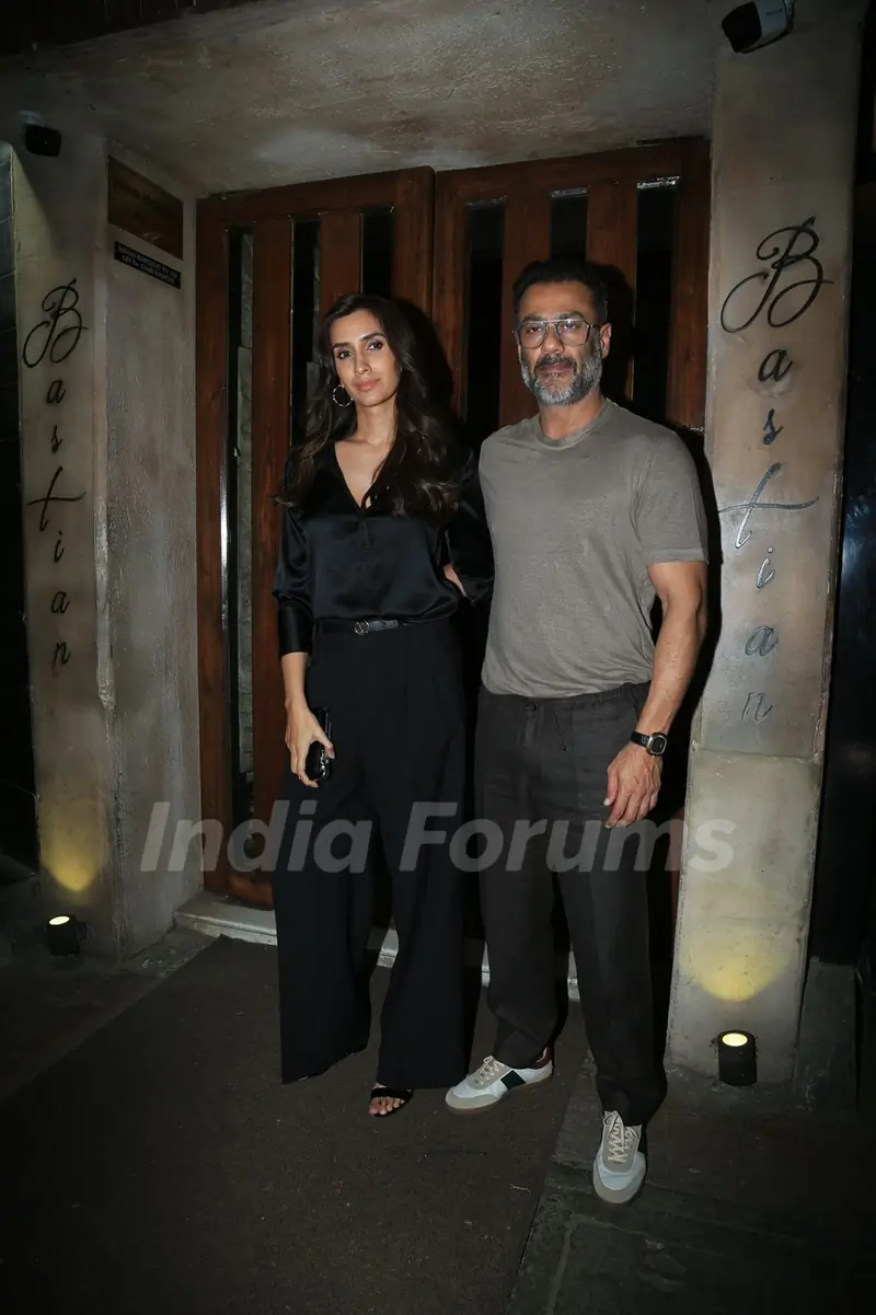 Abhishek Kapoor snapped at Anusha Dandekar’s birthday bash at Bastian