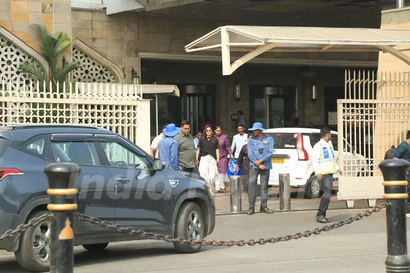 Anushka Sharma snapped at Gateway Of India