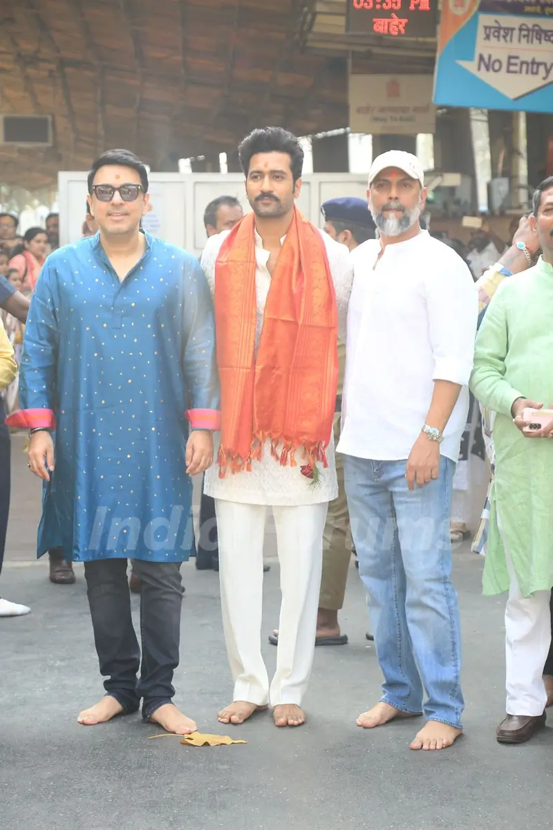 Vicky Kaushal, Dinesh Vijan and Laxman Utekar snapped at Siddhivinayak Temple