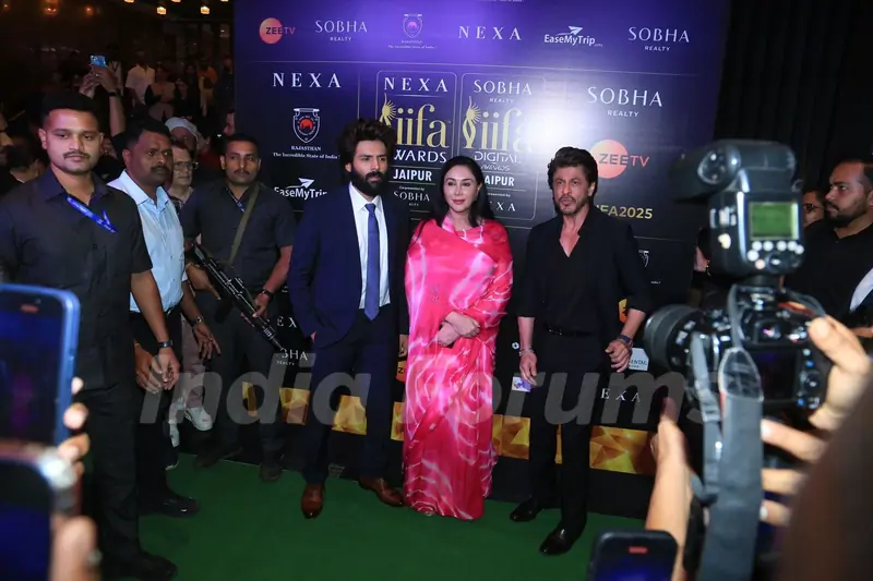 Shah Rukh Khan and Kartik Aaryan snapped at the 25th IIFA Awards press conference