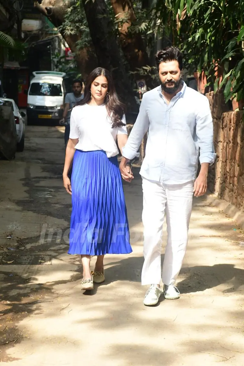  Riteish Deshmukh and Genelia Deshmukh 