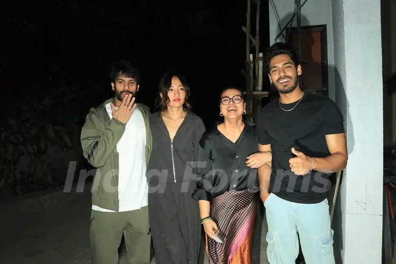 Karan Veer Mehra, Shilpa Shirodkar, Digvijay Singh Rathee and Chum Darang snapped in Bandra