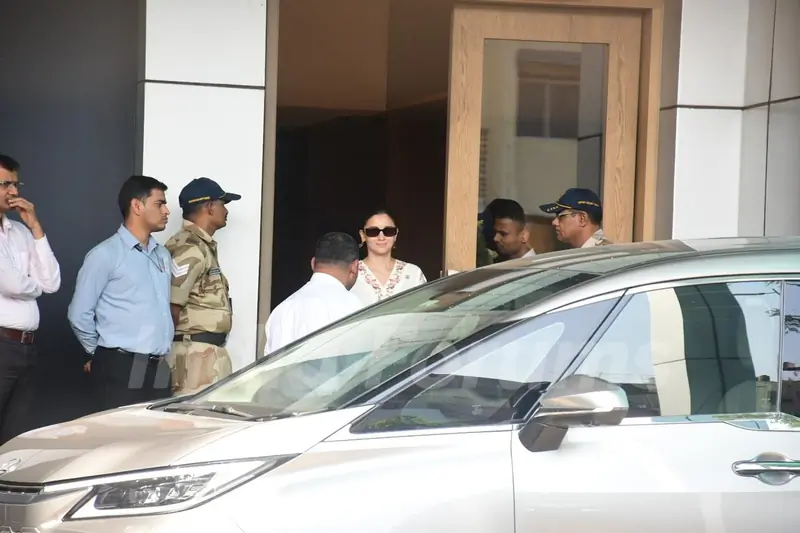 Alia Bhatt snapped at Kalina Airport