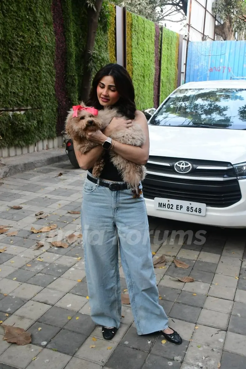 Daisy Shah snapped in the city