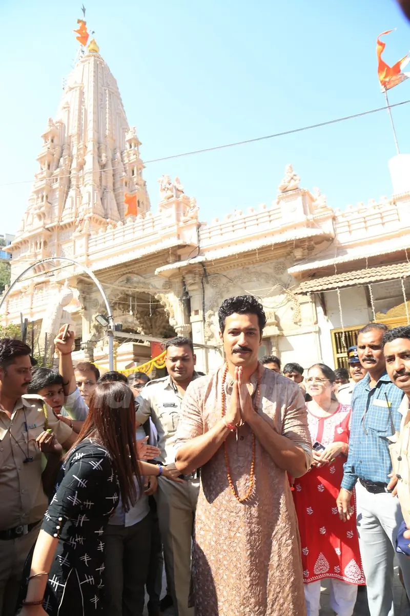 Vicky Kaushal snapped at Babulnath Mahadev Temple