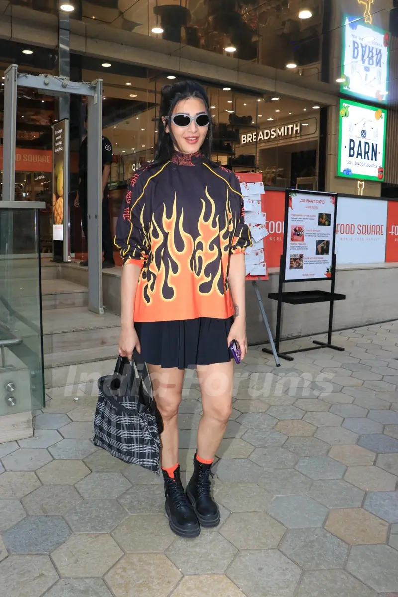 Shruti Haasan snapped in the city