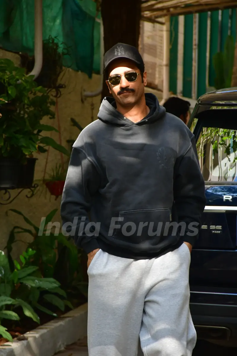 Vicky Kaushal snapped in the city