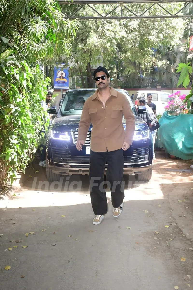 Vicky Kaushal  snapped in the city