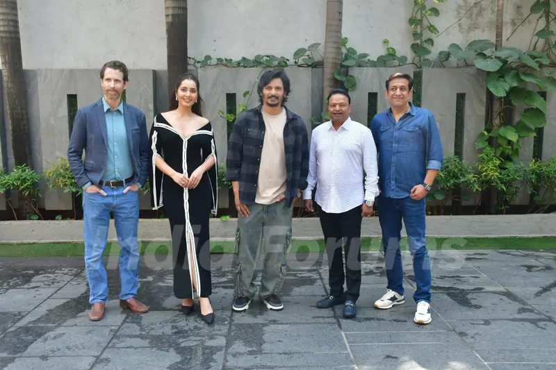 Aneesh Arjun Dev, Rashi Khanna,Edward Sonnenblick and Jiiva snapped at Aghathiyaa press conference