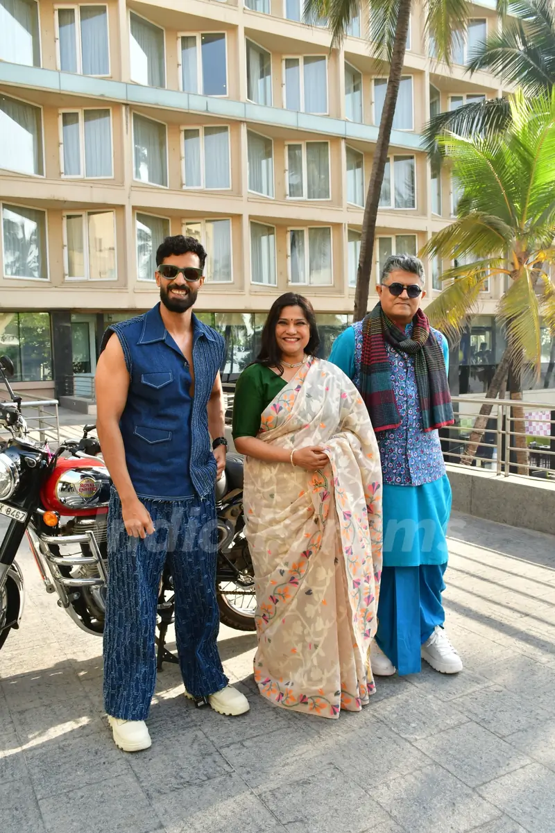 Renuka Shahane and Gajraj Rao snapped promoting upcoming series 'Dupahiya'