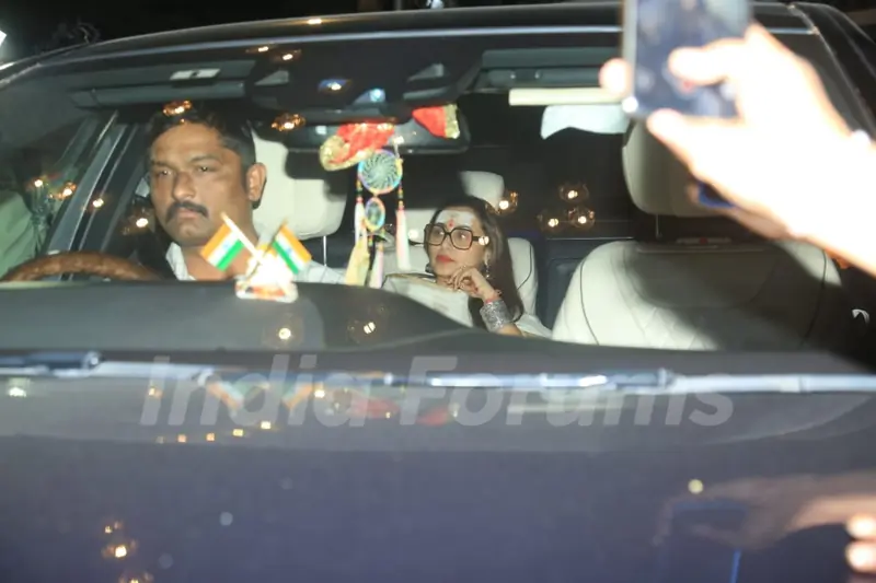 Rani Mukerji snapped at Anil Kapoor's house for MahaShivratri Puja