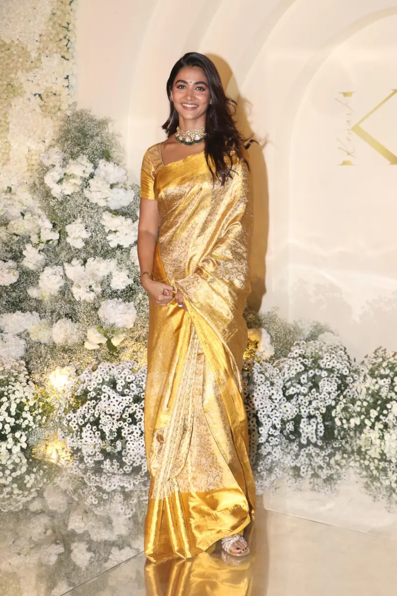 Pooja Hegde subtle golden silk saree 