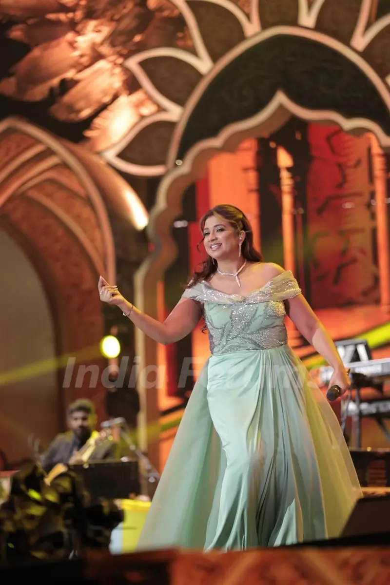 Shreya Ghoshal grace the IIFA Awards 2025