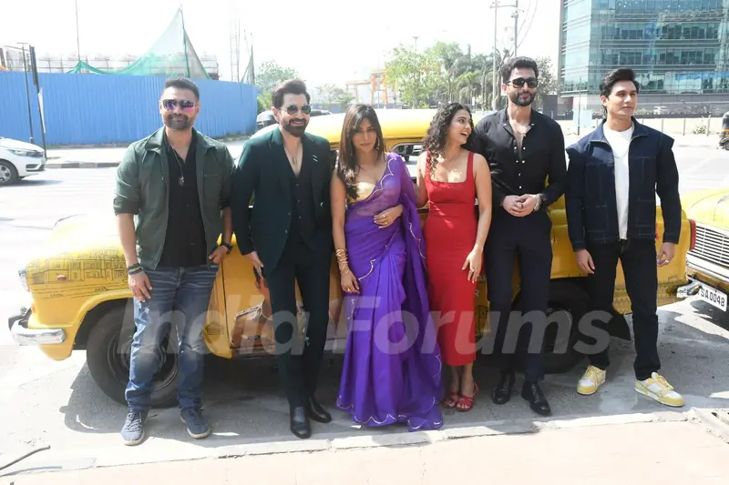 Aakanksha Singh, Mahaakshay Chakraborty, Chitrangada Singh, Ritwik Bhowmik and Jeet snapped celebrating the launch of Netflix’s Khakee: The Bengal Chapter