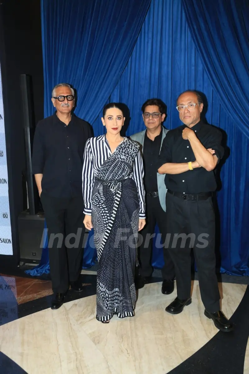 Karisma Kapoor grace the Lakme Fashion week