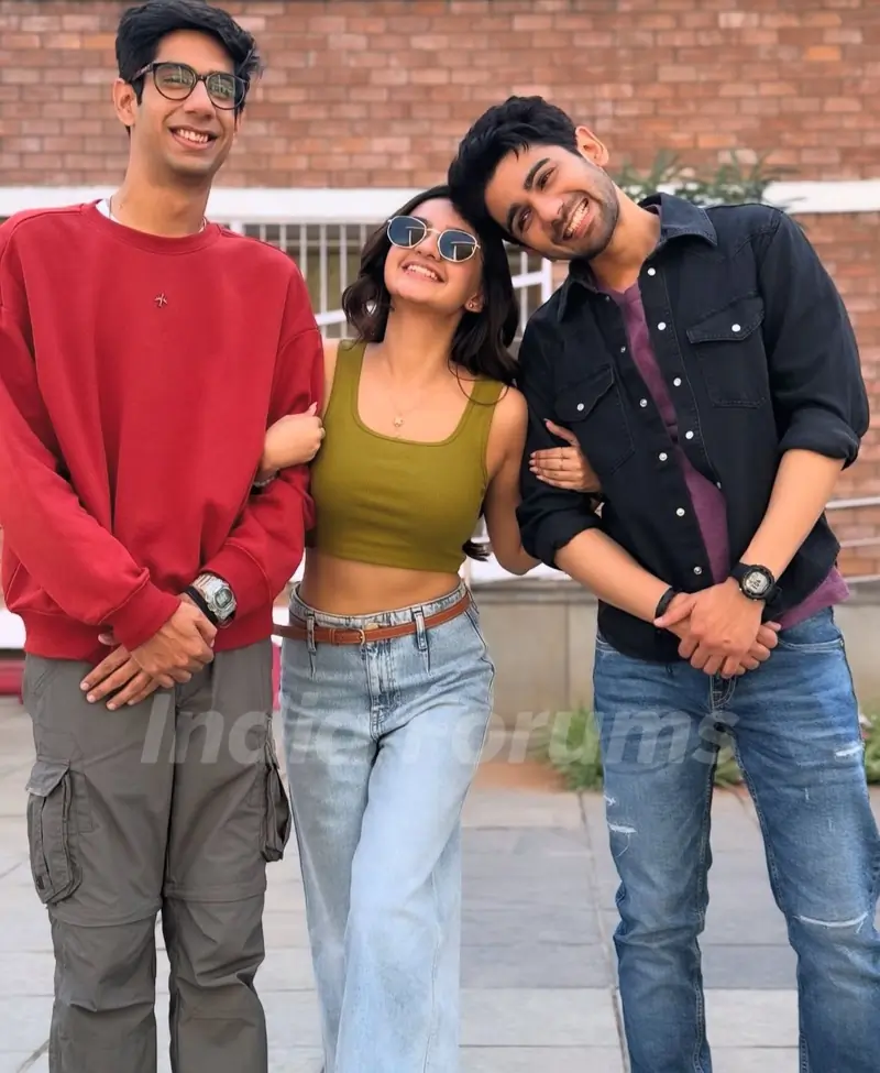 Anushka Sen shares BTS photos from the sets of Kill Dill