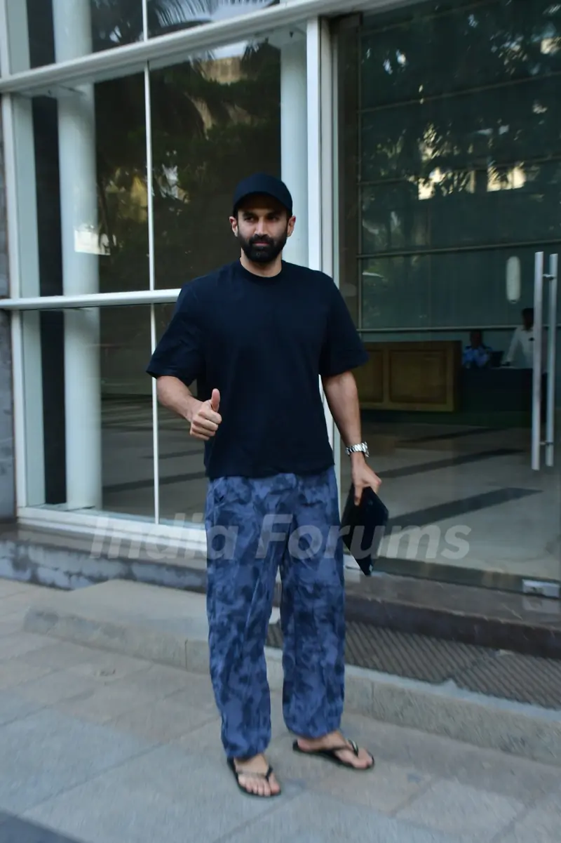 Aditya Roy Kapur snapped in the city
