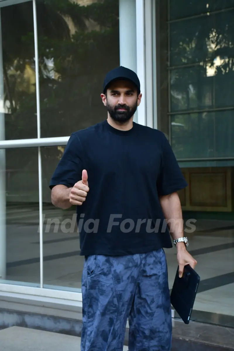 Aditya Roy Kapur snapped in the city
