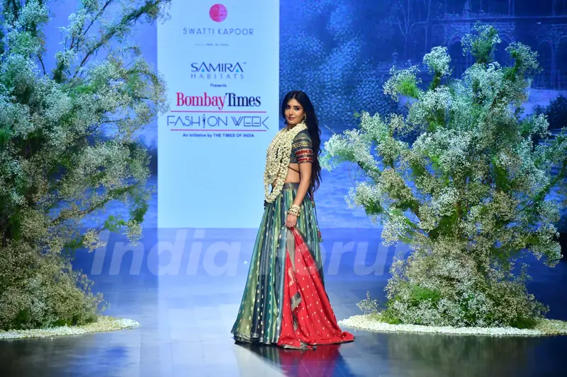 Kritika Kamra  turn showstopper for Swati Kapoor’s at Bombay Times Fashion Week 2025