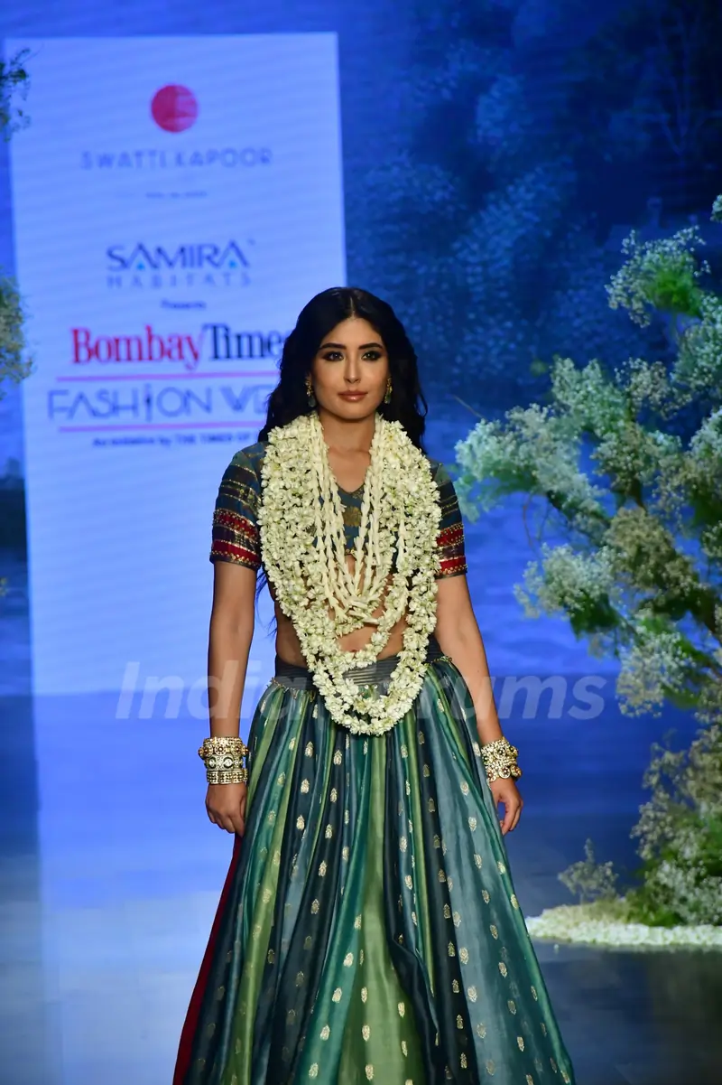 Kritika Kamra  turn showstopper for Swati Kapoor’s at Bombay Times Fashion Week 2025