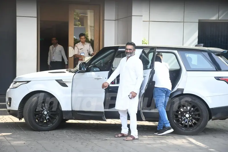 R. Madhavan  snapped at Kalina airport
