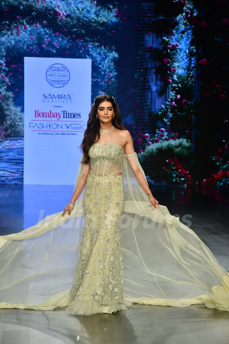 Karishma Tanna grace the Bombay Times Fashion Week