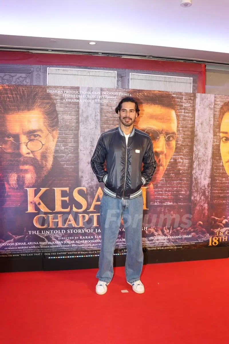 Dino Morea grace the premiere of Kesari Chapter 2