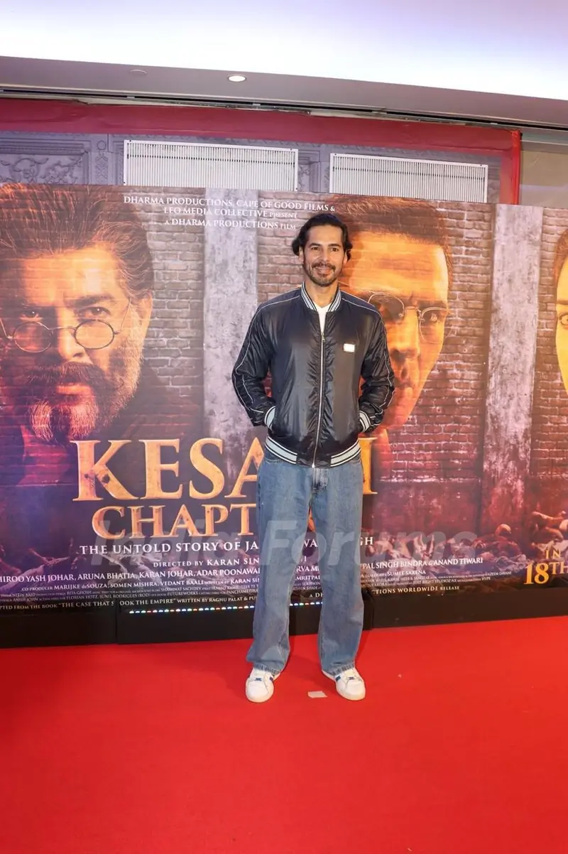 Dino Morea grace the premiere of Kesari Chapter 2
