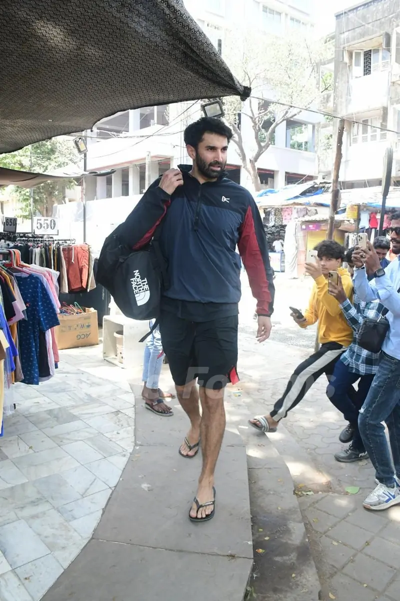 Aditya Roy Kapur snapped in Bandra 