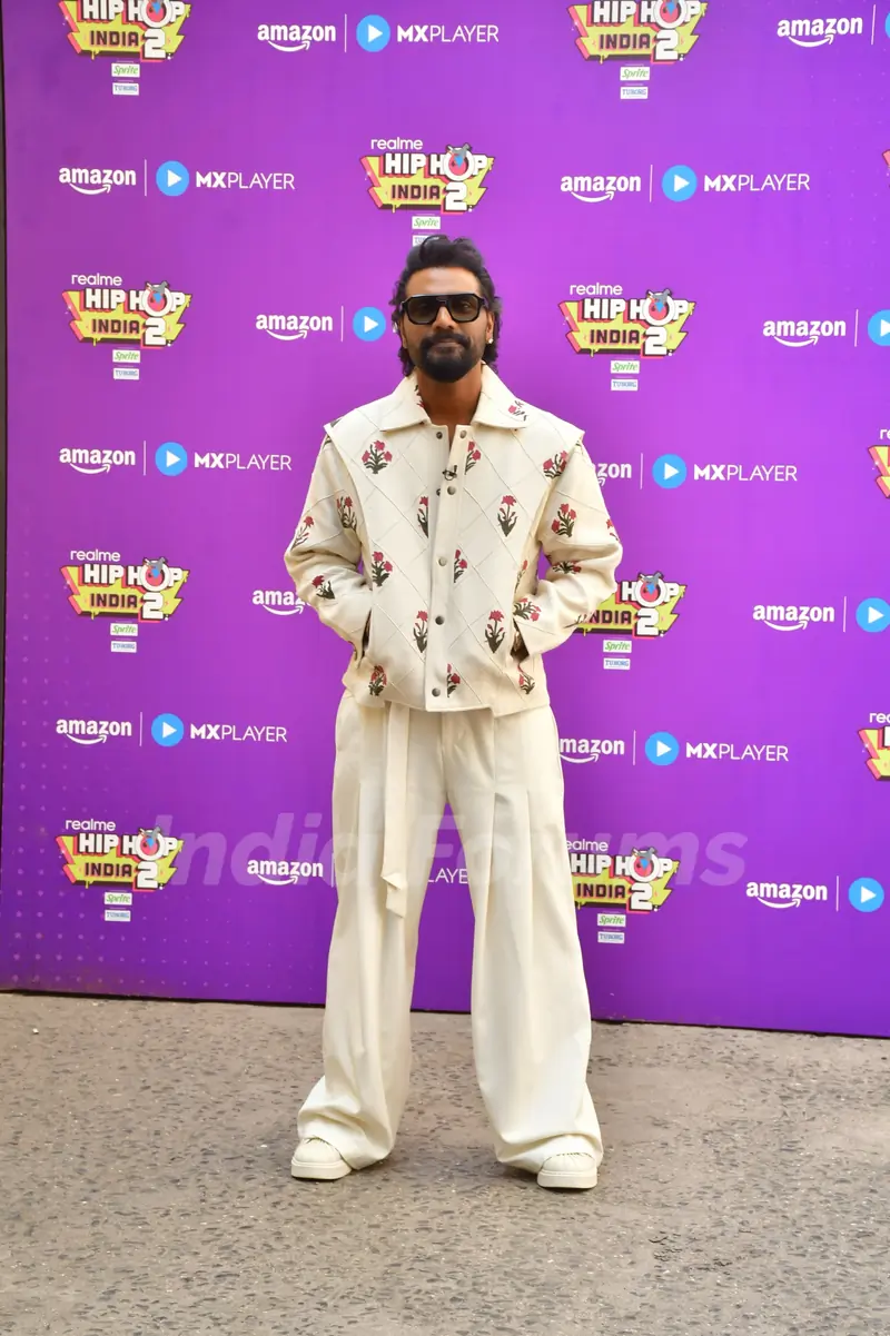 Remo Dsouza snapped on the set of HIP Hop India