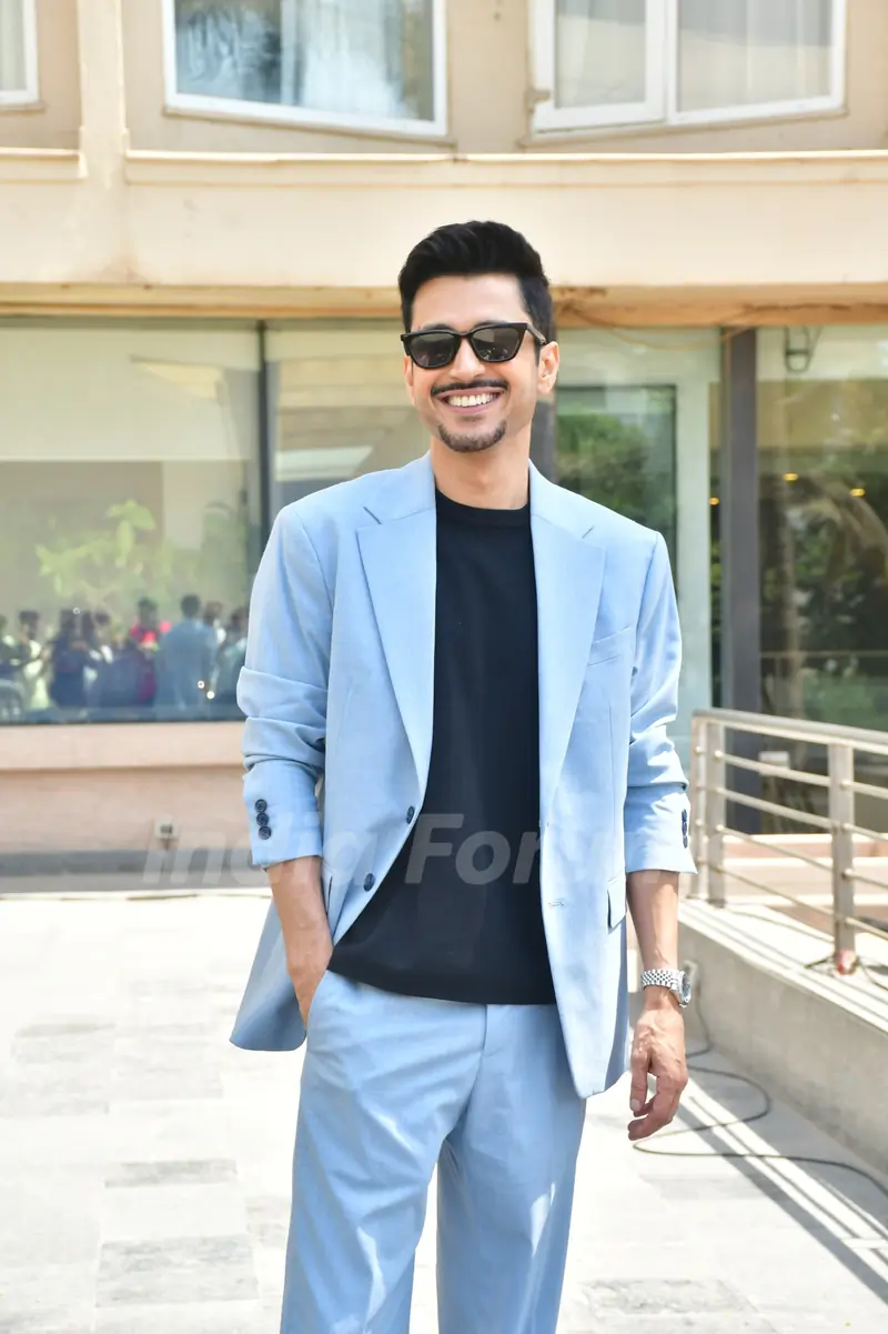 Amol Parashar snapped promoting Gram Chikitsalay