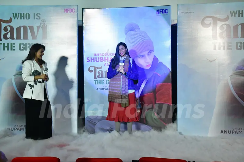 Kajol grace the press conference of 'Tanvi The Great'