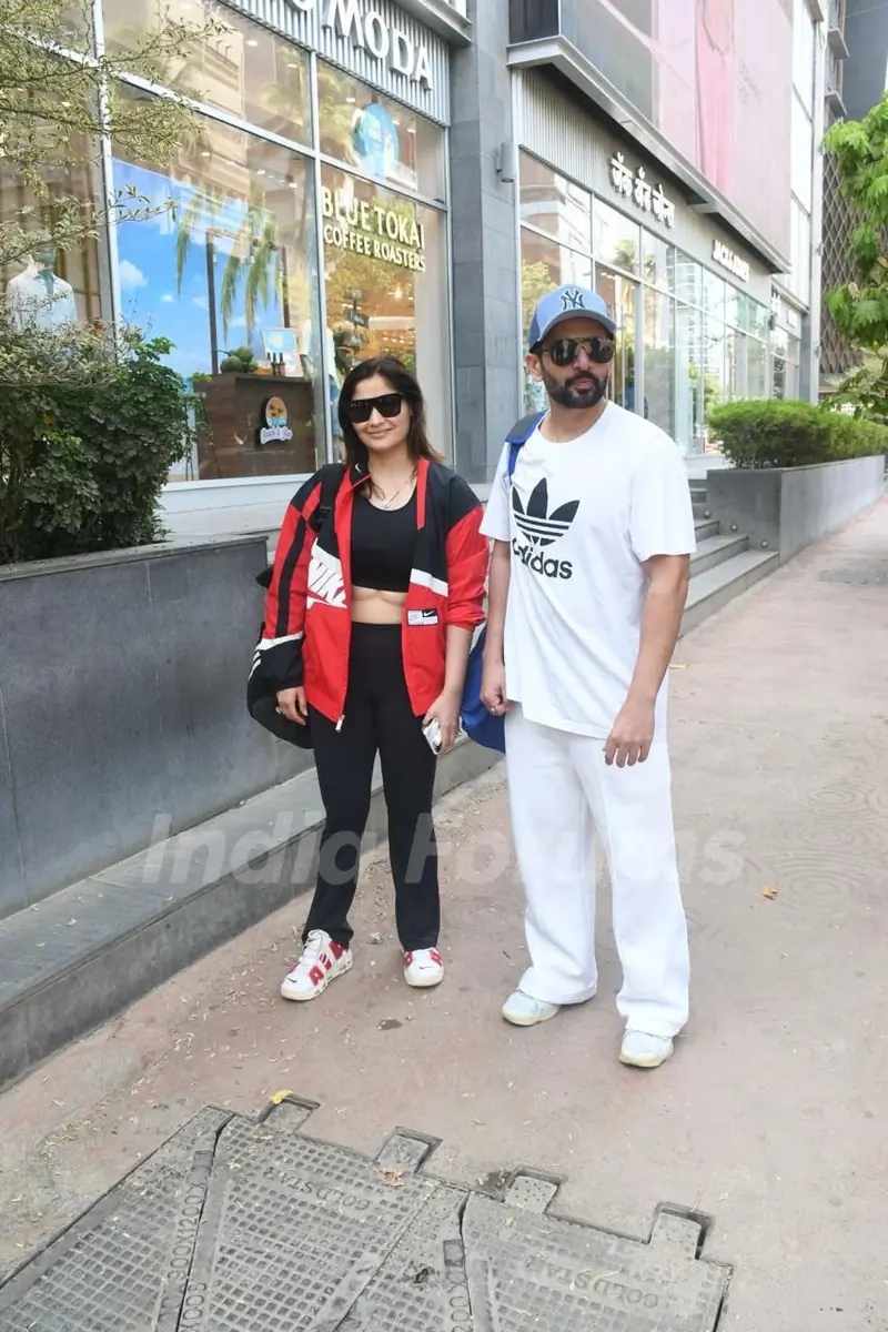 Jay Bhanushali and Arti Singh spotted in the city 