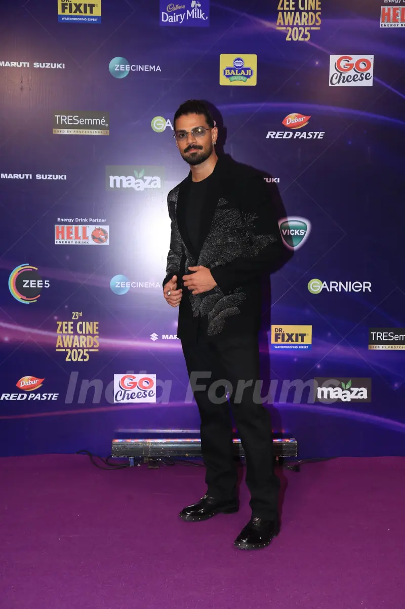 Sooraj Pancholi grace the Zee Cine awards 2025