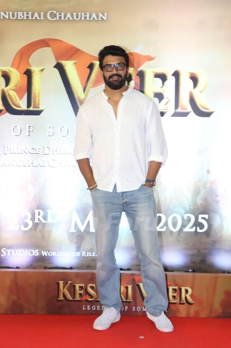 Sharad Kelkar  graces the special screening of 'Kesari Veer'