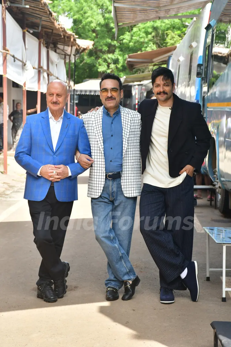 Anupam Kher, Pankaj Tripathi and Ali Fazal snapped promoting Metro In Dino on the set of Kapil Sharma show