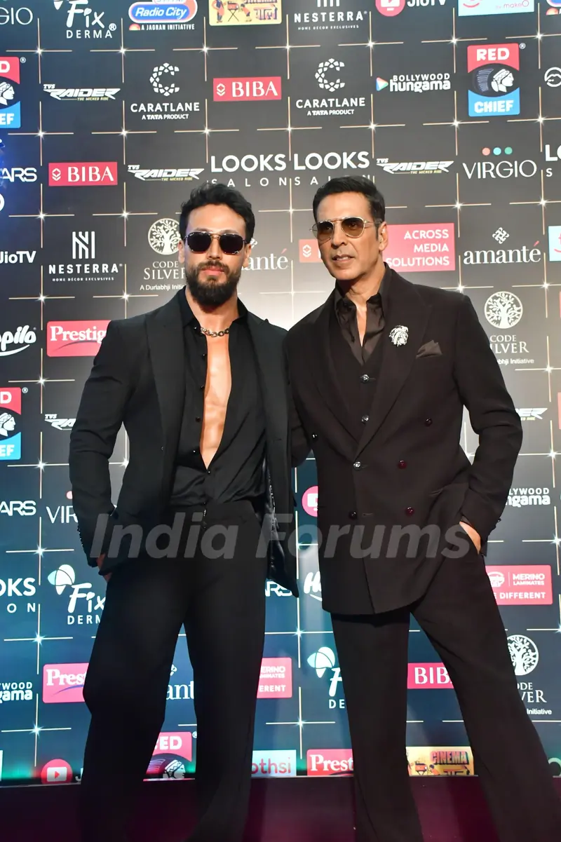 Akshay Kumar and Tiger Shroff Snapped at Bollywood Hungama Style Icons Summit 2025