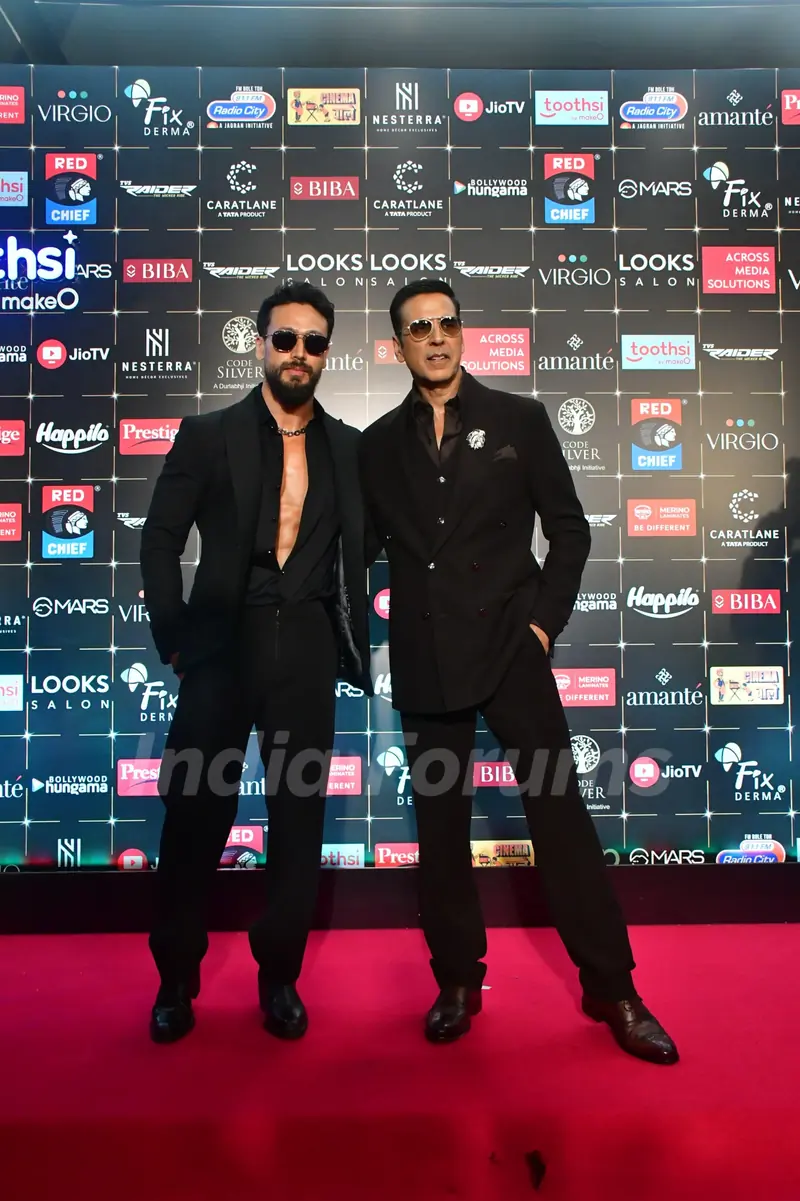 Akshay Kumar and Tiger Shroff Snapped at Bollywood Hungama Style Icons Summit 2025