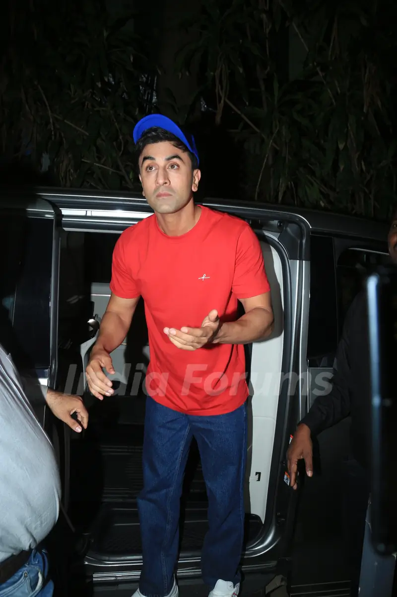 Ranbir Kapoor  snapped in the city