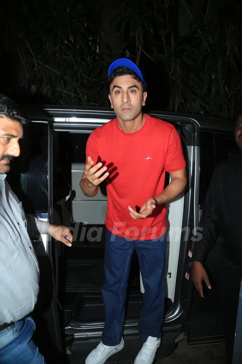 Ranbir Kapoor  snapped in the city