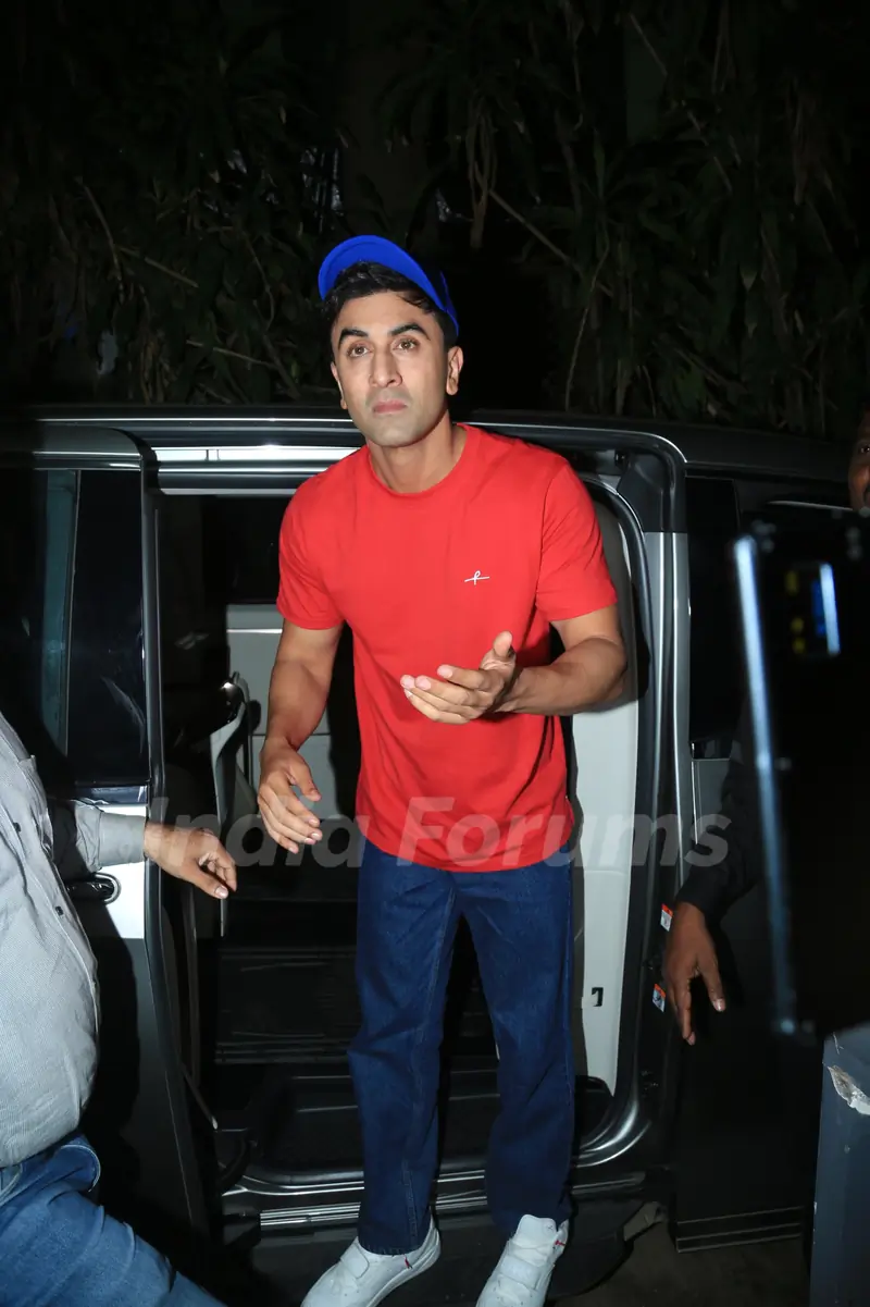Ranbir Kapoor  snapped in the city