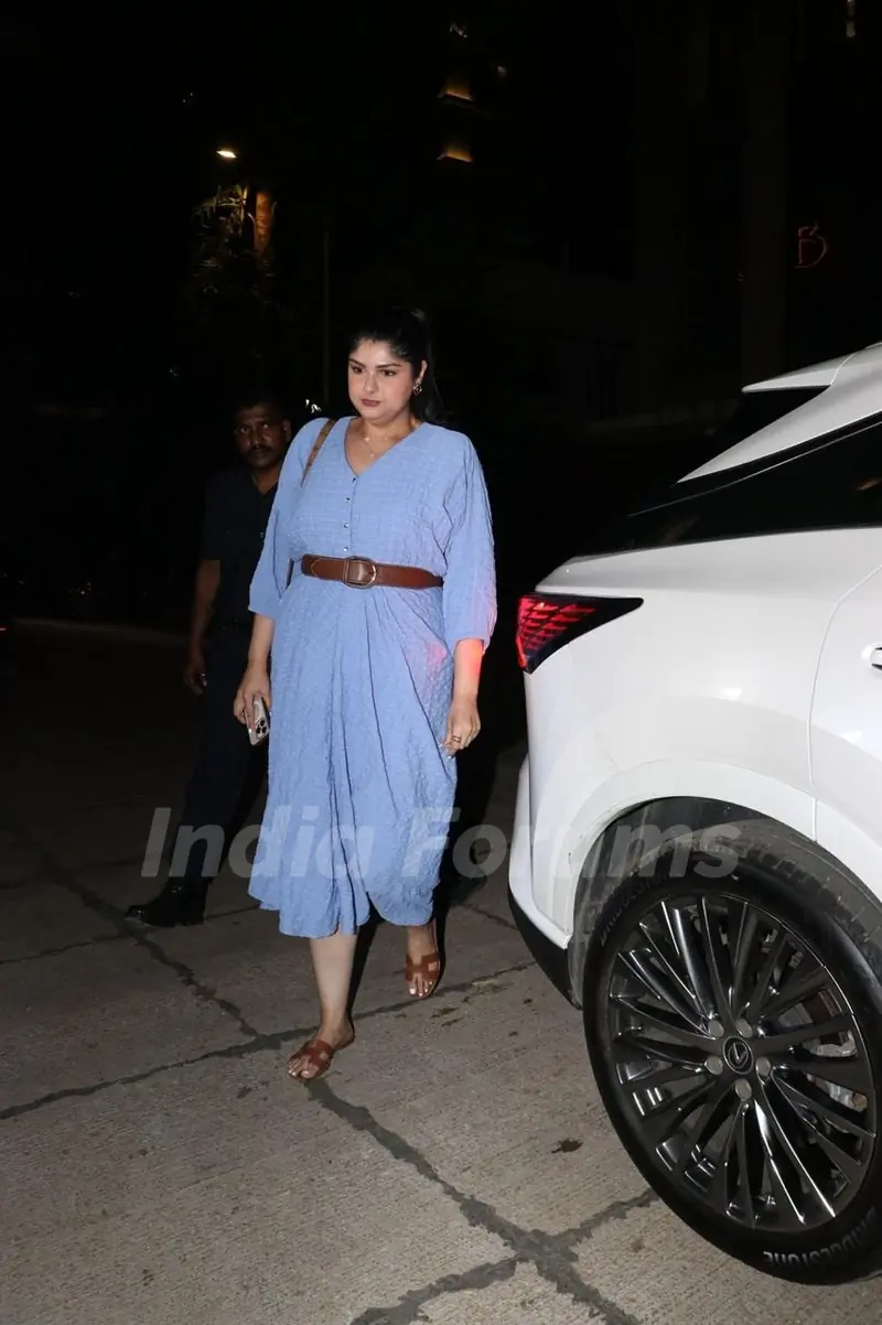 Anshula Kapoor spotted at Sonam Kapoor's birthday bash 