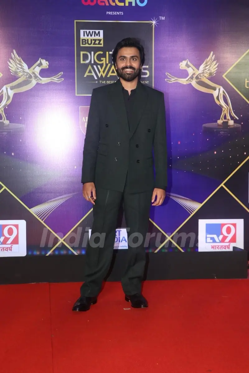 Jitendra Kumar grace IWM Buzz OTT and Web Entertainment Awards