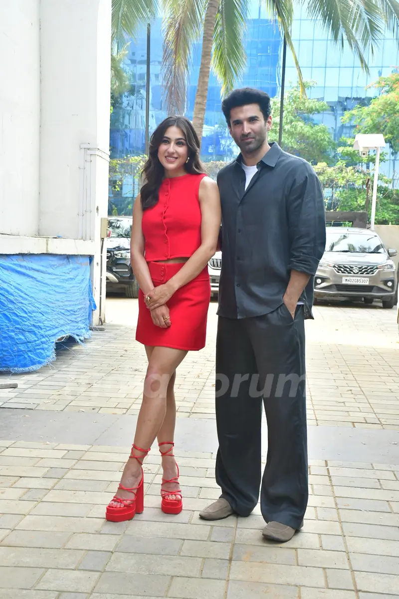 Aditya Roy Kapur and Sara Ali Khan snapped promoting Metro In Dino