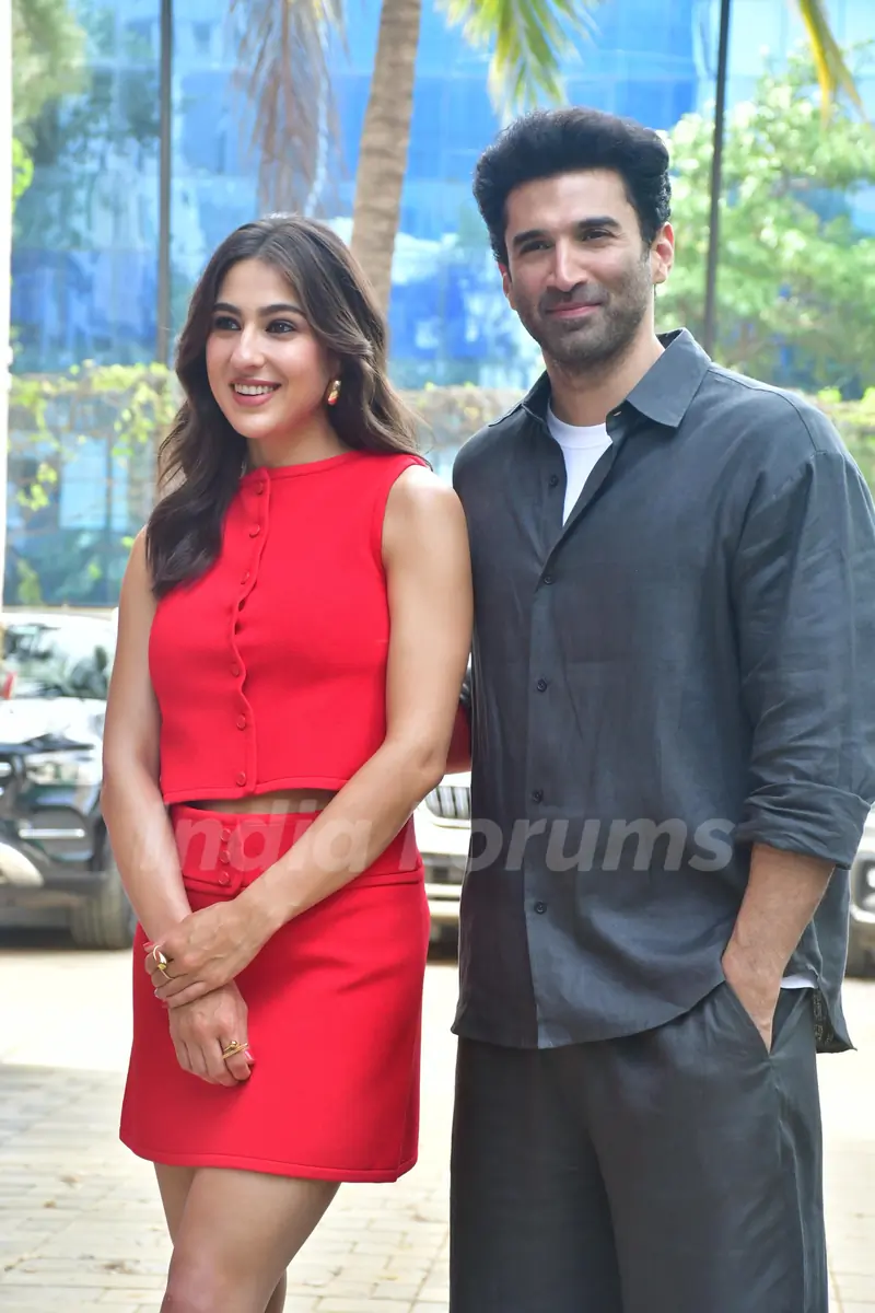 Aditya Roy Kapur and Sara Ali Khan snapped promoting Metro In Dino