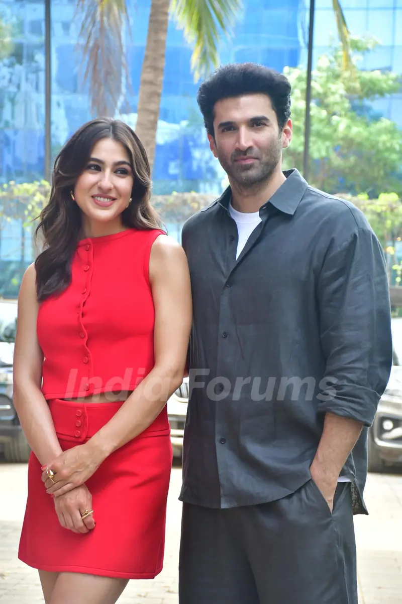Aditya Roy Kapur and Sara Ali Khan snapped promoting Metro In Dino