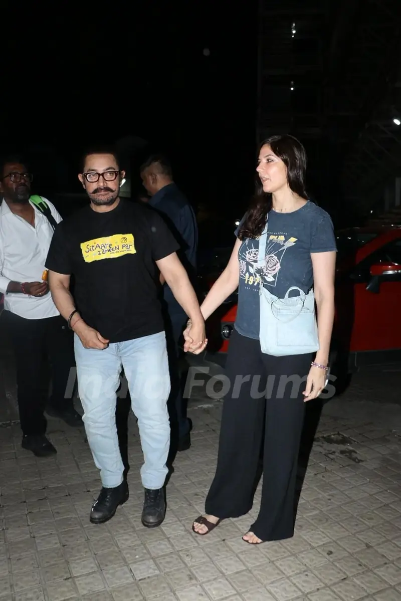 Aamir Khan and Gauri Spratt  snapped at Juhu PVR