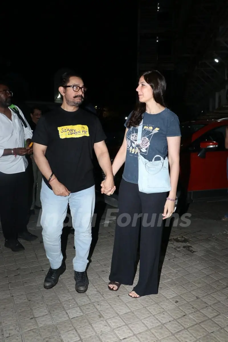 Aamir Khan and Gauri Spratt  snapped at Juhu PVR