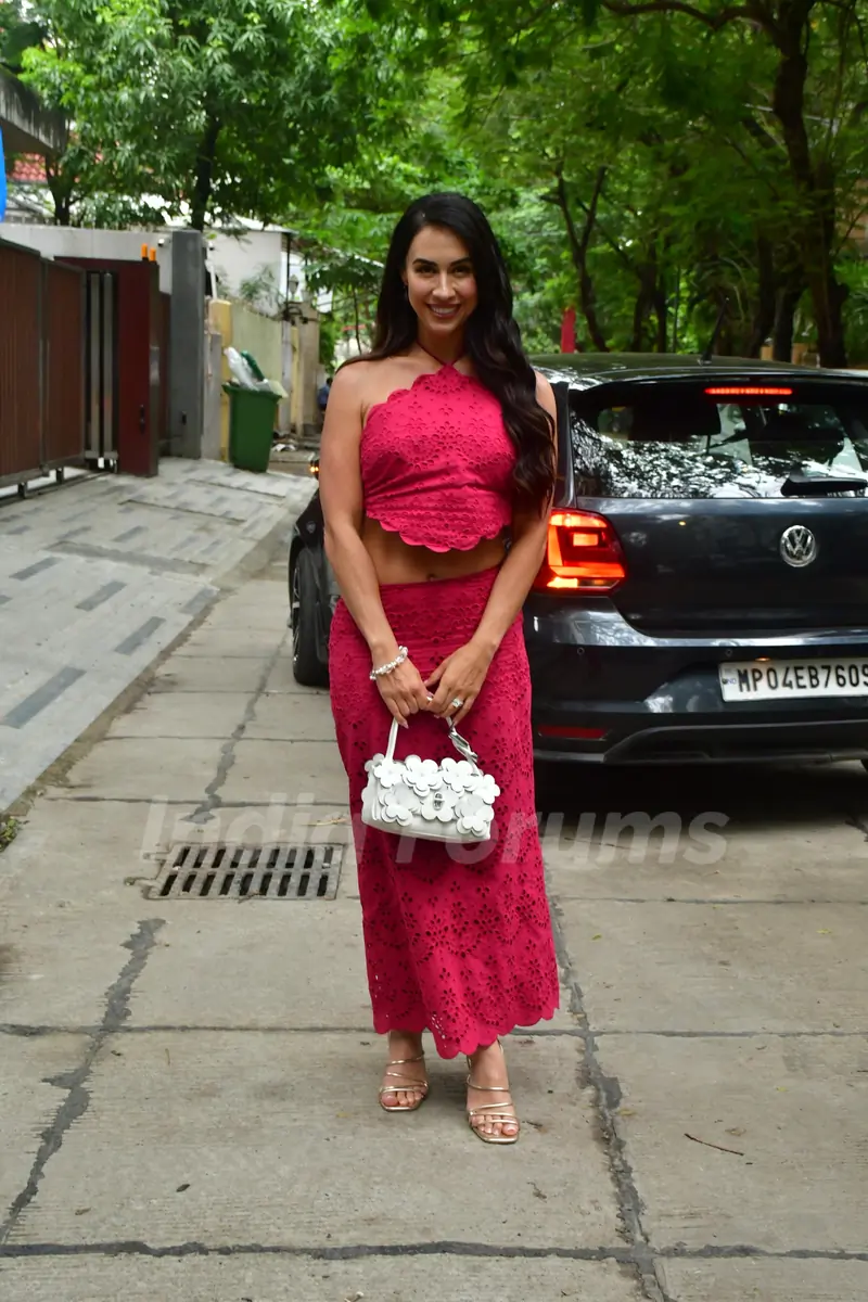 Lauren Gottlieb snapped in Juhu